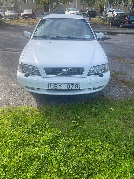 Volvo V40 4 of 8