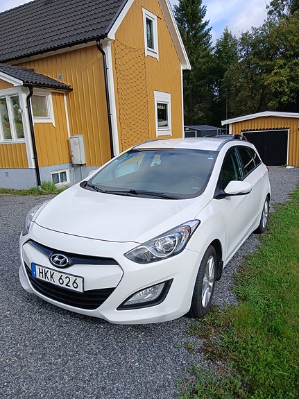 Hyundai i30 2 of 8