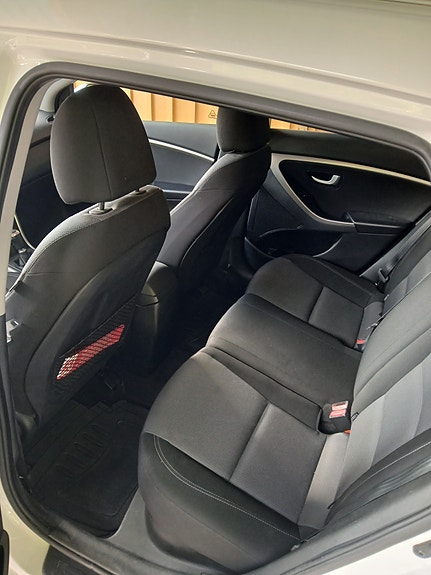 Hyundai i30 7 of 8