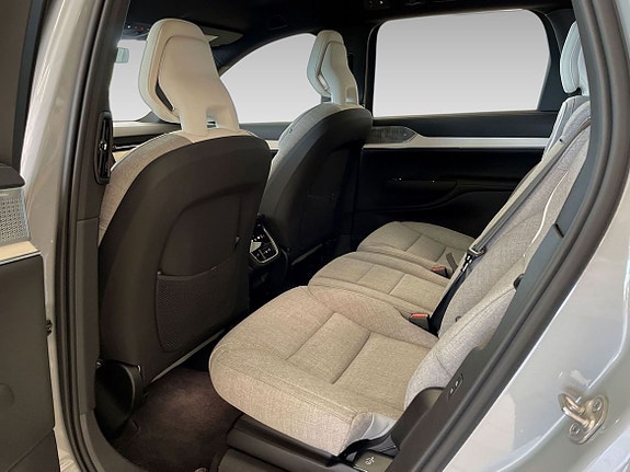 Volvo EX90 12 of 13