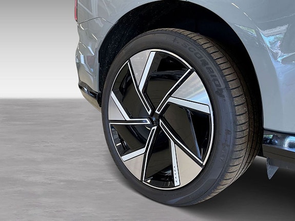 Volvo EX90 9 of 13