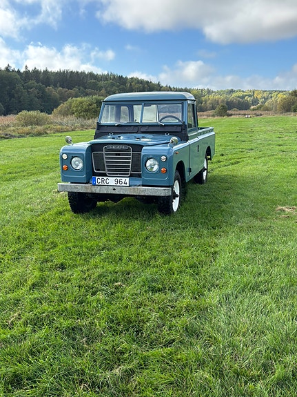Land Rover 109 3 of 11