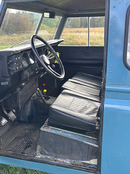 Land Rover 109 8 of 11