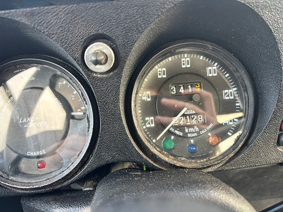 Land Rover 109 9 of 11