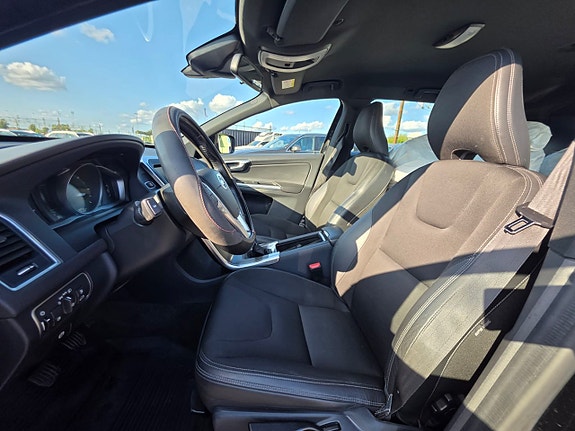 Volvo XC60 7 of 14