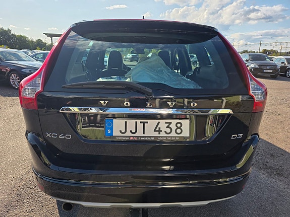 Volvo XC60 3 of 14