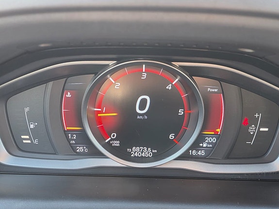 Volvo XC60 9 of 14