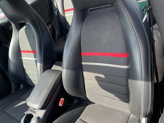 Mercedes-Benz A180 3 of 6
