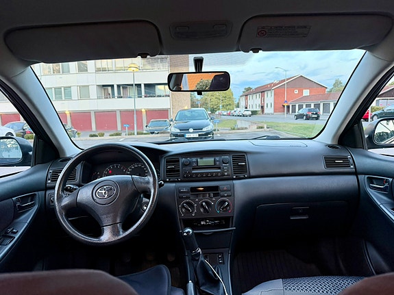 Toyota Corolla 5 of 5