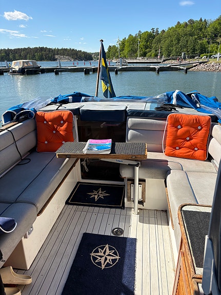 Driftsäker halvplanande båt med bakruff 9 of 11