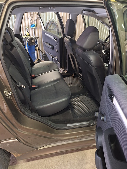 Mercedes-Benz B170 6 of 9