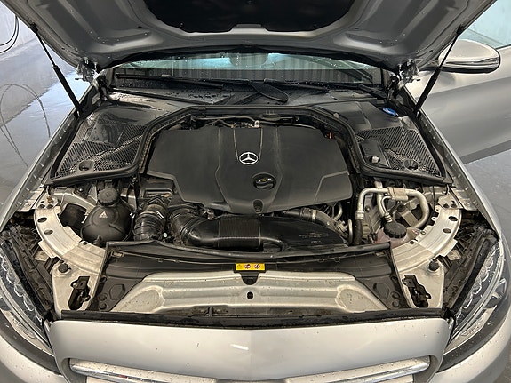 Mercedes-Benz C220 d 4 of 9