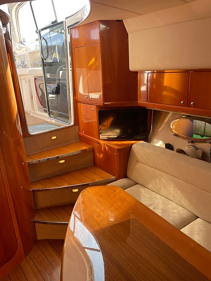 Windy Grand Mistral 37 HT 8 of 17