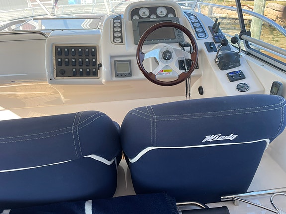 Windy Grand Mistral 37 HT 6 of 17