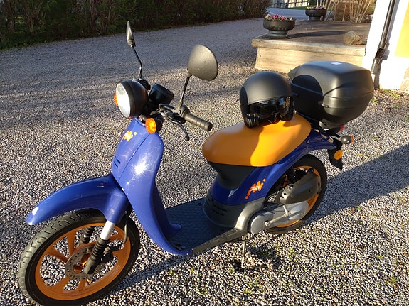 Honda Sky SGX50 2 of 7