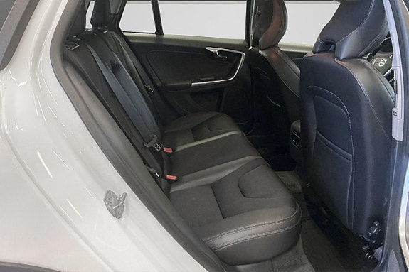 Volvo V60 Cross Country 10 of 12