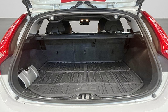 Volvo V60 Cross Country 11 of 12