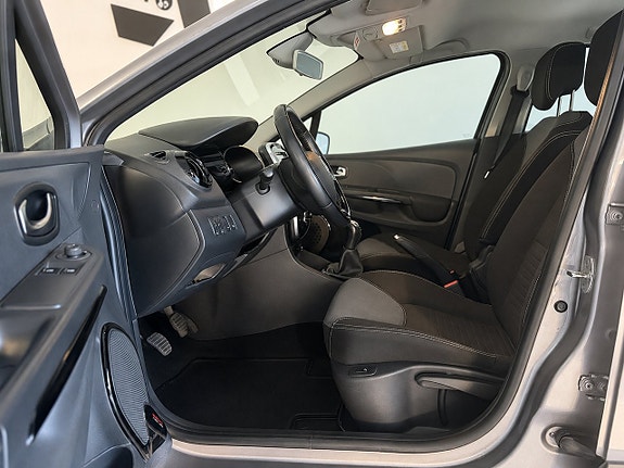 Renault Clio 9 of 17