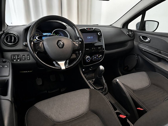 Renault Clio 10 of 17