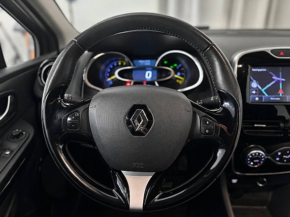 Renault Clio 14 of 17