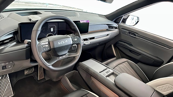 Kia EV9 8 of 12