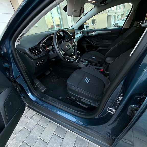 Ford Focus 2 of 6