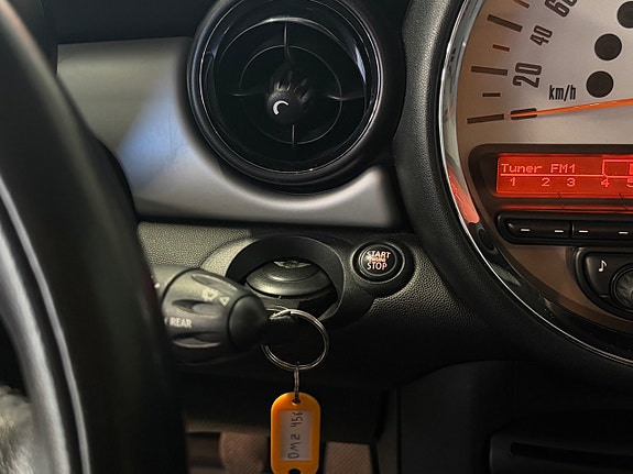 MINI Cooper 12 of 13
