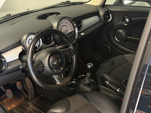 MINI Cooper 7 of 13