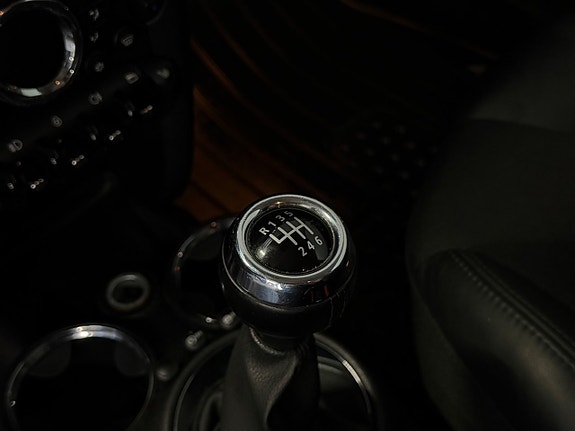 MINI Cooper 10 of 13