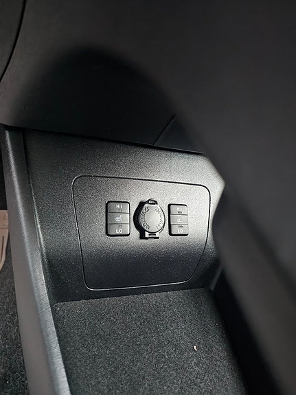 Toyota Prius Plug-in Hybrid 23 of 25