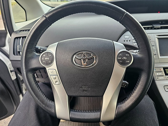 Toyota Prius Plug-in Hybrid 9 of 25