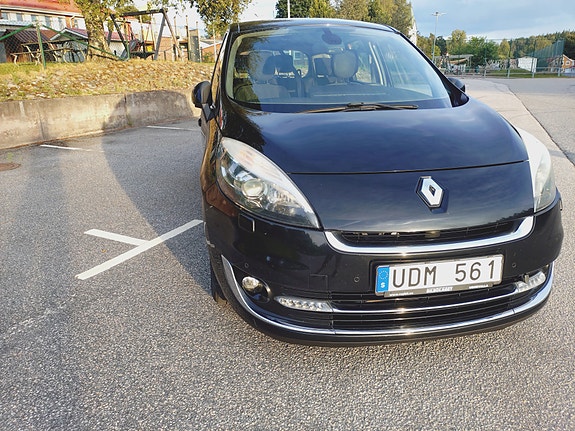 Renault Grand Scenic III 2 of 8