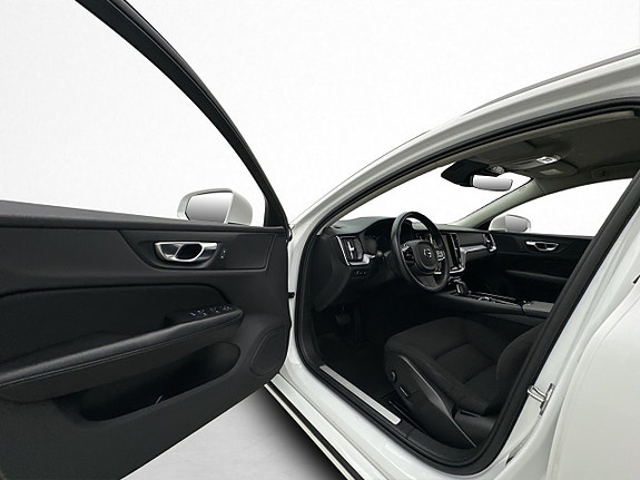 Volvo V60 12 of 30