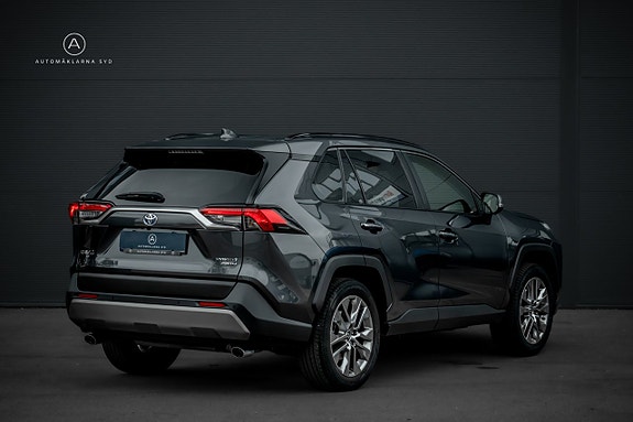 Toyota RAV4 17 of 25