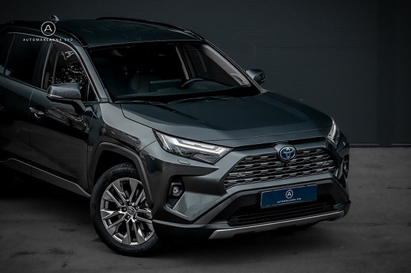 Toyota RAV4 5 of 25