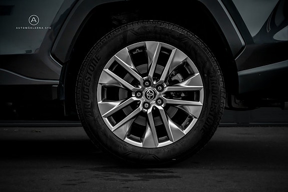 Toyota RAV4 22 of 25