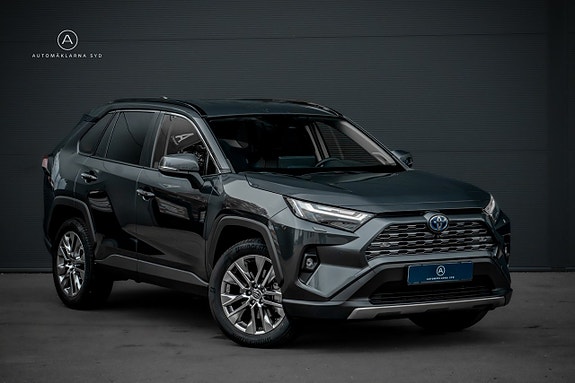 Toyota RAV4 4 of 25