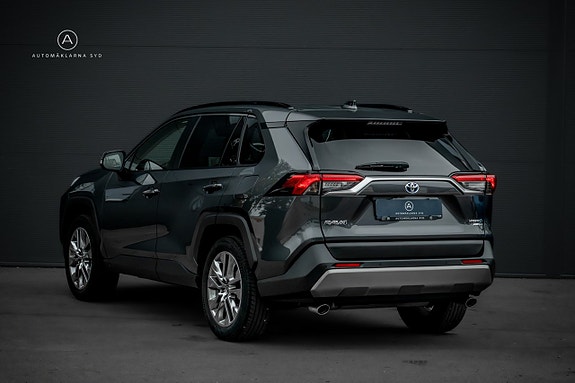 Toyota RAV4 23 of 25