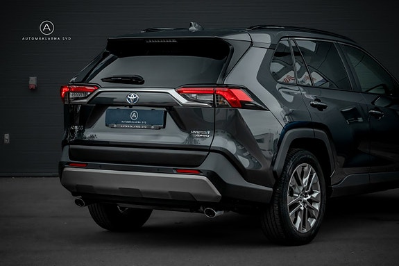 Toyota RAV4 18 of 25