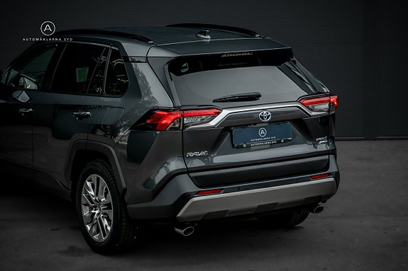 Toyota RAV4 25 of 25