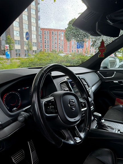 Volvo XC90 9 of 15