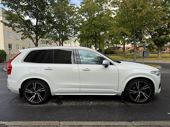 Volvo XC90 5 of 15