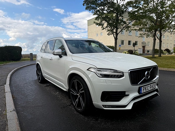 Volvo XC90 4 of 15