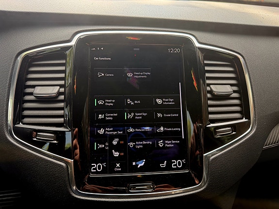 Volvo XC90 13 of 15