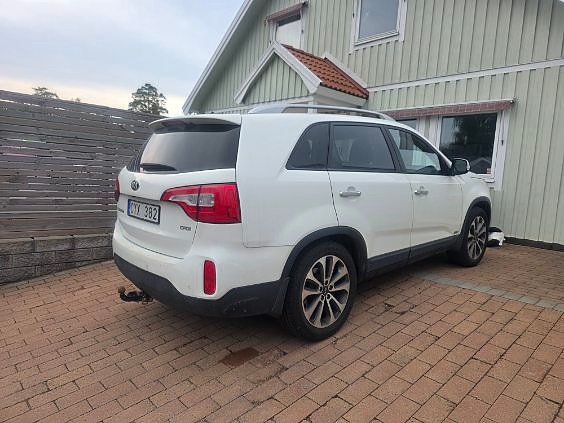 Kia Sorento 3 of 7