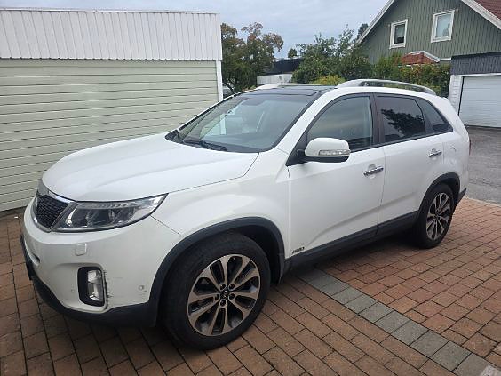 Kia Sorento 2 of 7