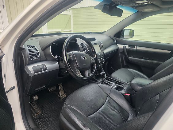 Kia Sorento 4 of 7