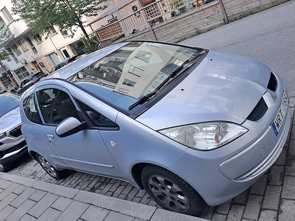 Mitsubishi Colt 4 of 12