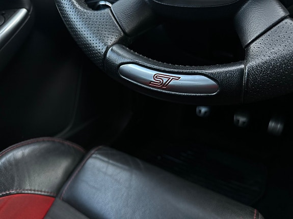 Ford Focus 22 of 27