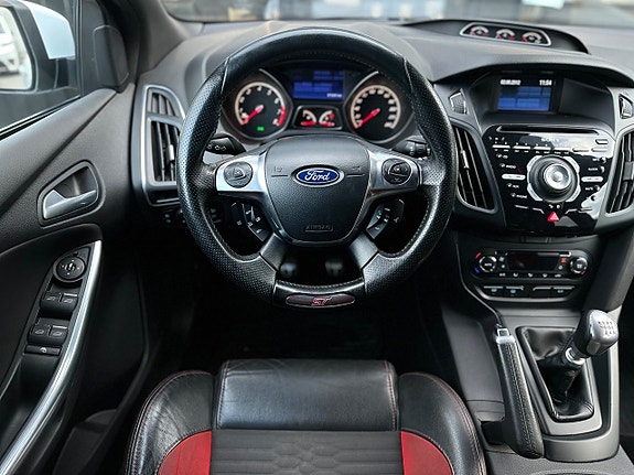 Ford Focus 11 of 27